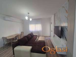 Izdaje se 3.5 stan: Novi Sad-Adice, 55m2 + 7m2 terasa, 400 eur